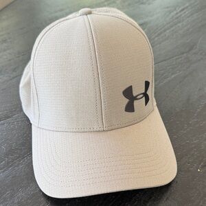 Under Armour Light Gray/Tan Fitted Cap